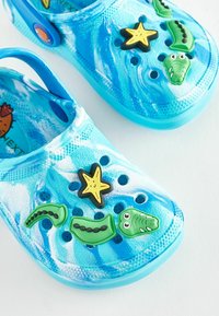 Next REGULAR FIT - Clogs - blue marble crocodile