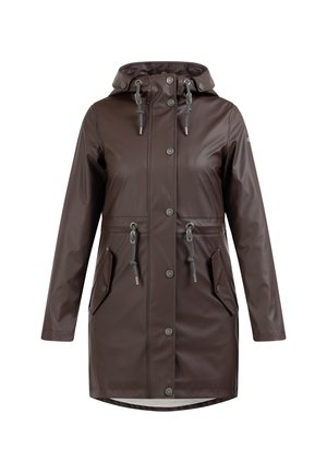 Brun vandtæt frakke med hætte, frontknapper, snøre i taljen og to sidelommer. Glat, blank tekstur med grå detaljer.