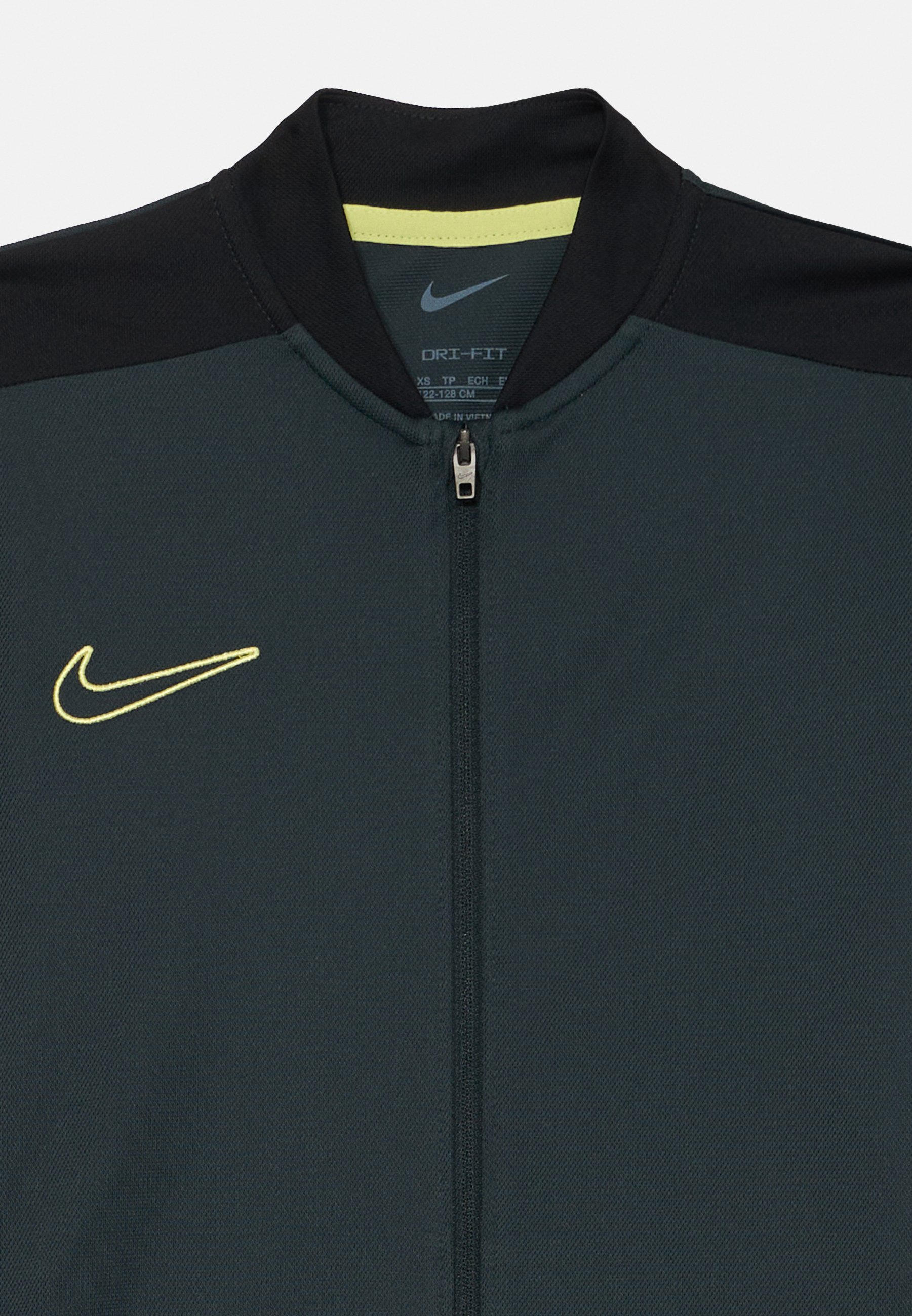 black and green nike tracksuit