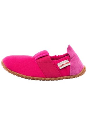 Giesswein SÖLL SLIM FIT - Kapcie