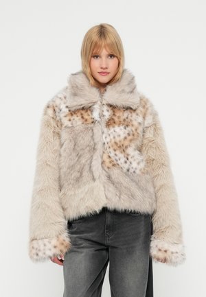 PCPLUSH SHORT FLUFFY JACKET - Zimska jakna - beige
