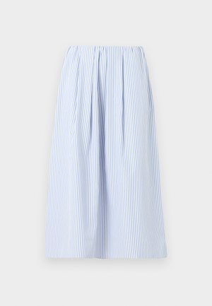 Jupe midi à rayures verticales bleu clair et blanc avec taille froncée et plis doux, présentée sur un fond uni.