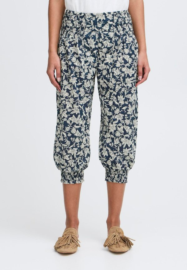 JILL WIDE CAPRI - Shorts