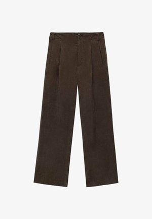 Bruine wijde broek van zacht materiaal, met een knoopsluiting in de taille, voorplooien en zijzakken. Gladde textuur en gestructureerde vorm.