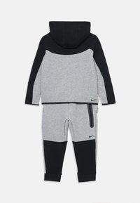 Nike Sportswear TECH SET UNISEX - Sweatshirt - dark grey/black