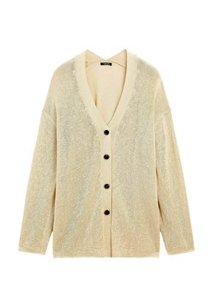 Gebreide cardigan in crème met een V-hals, lange mouwen, vijf bruine knopen en een losse, open weefstructuur.