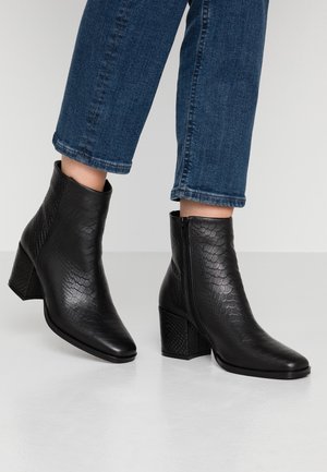 Snowboot/Winterstiefel - black