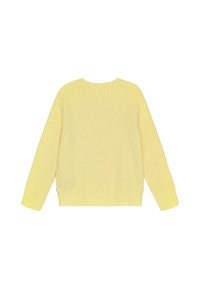Gul stickad tröja, rund halsringning, långa ärmar, strukturerad tyg, lös passform och enkel design utan synliga mönster eller detaljer.