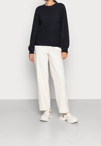 Object Sweter