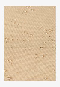 Unselected, Sand
