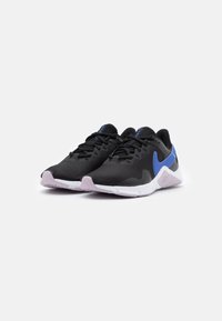 Nike Performance LEGEND ESSENTIAL  - Sapatilha de treino - black/medium blue/doll/white