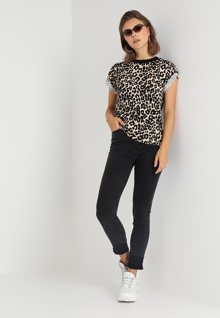 thursday jeans weekday