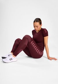 Hummel FIRST SEAMLESS  - Leggings - burgundy