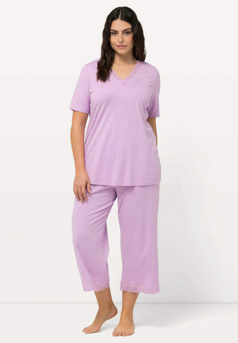 Ulla Popken LOCHSTICKEREI V-AUSSCHNITT HALBARM SET - Pyjama - lilac