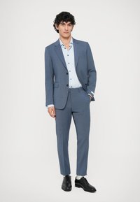 Tiger of Sweden JUSTIN - Puku - blue cloud