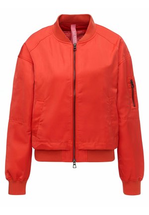 Helles rotes Bomberjacke mit Frontreißverschluss, geripptem Kragen und Bündchen, Seitentaschen und Reißverschlusstasche am linken Ärmel.