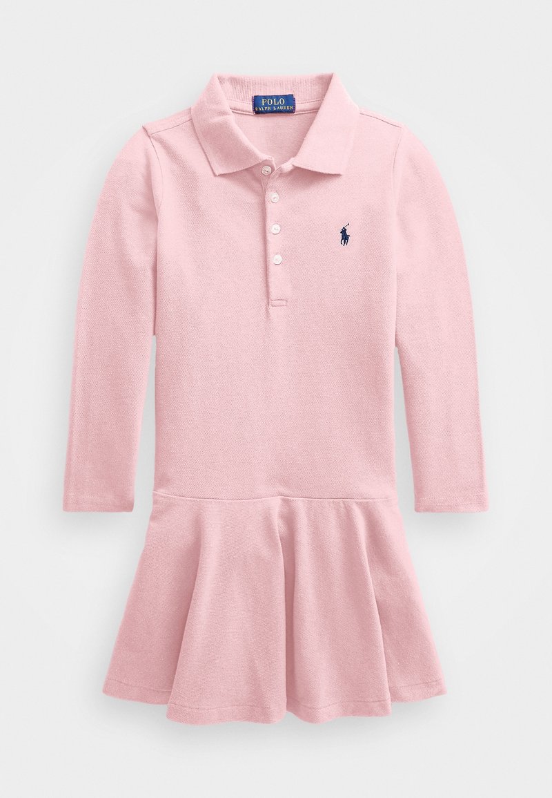 Pinki pitkähihainen polo-mekko puuvillasta, jossa on nappilista, helma, joka levenee alaspäin, ja pieni laivastonsininen hevosen logo rinnassa.