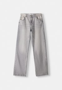 Jean en denim gris à jambes larges, doté de cinq poches, d'une fermeture à bouton, et d'une texture délavée avec des détails subtils de usure.