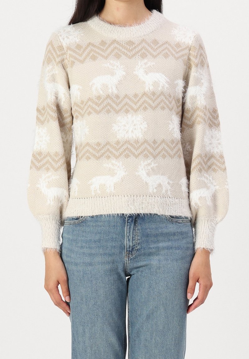 Maglione a maglia cream con una texture morbida e un motivo di cervi e fiocchi di neve, dotato di scollo rotondo e orlo e polsini a costine.