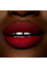 MAC POWDER KISS LIQUID LIPCOLOR - Rossetto liquido - haute pants