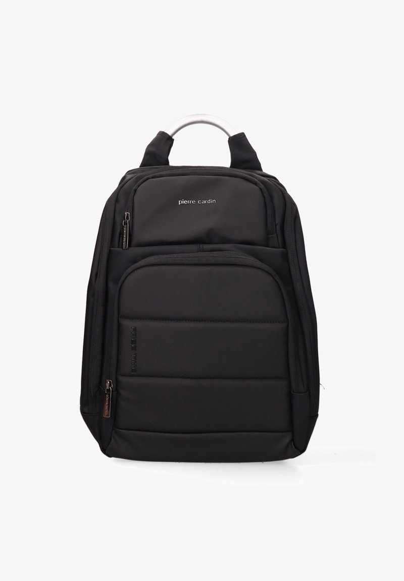 Zwarte rugzak met een gewatteerd design, meerdere ritszakken, logo aan de voorkant en een handvat aan de bovenkant. Gemaakt van duurzaam materiaal, ideaal voor dagelijks gebruik.