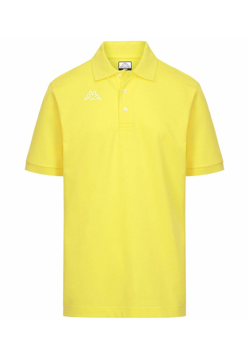 Polo jaune à manches courtes avec col, trois boutons et un petit logo blanc en haut à gauche de la poitrine.
