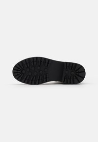 ONLY SHOES Kozaki na platformie