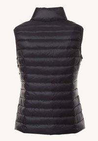 Gilet senza maniche, nera, imbottita con colletto alto; design trapuntato con cuciture orizzontali; texture liscia e lucida.