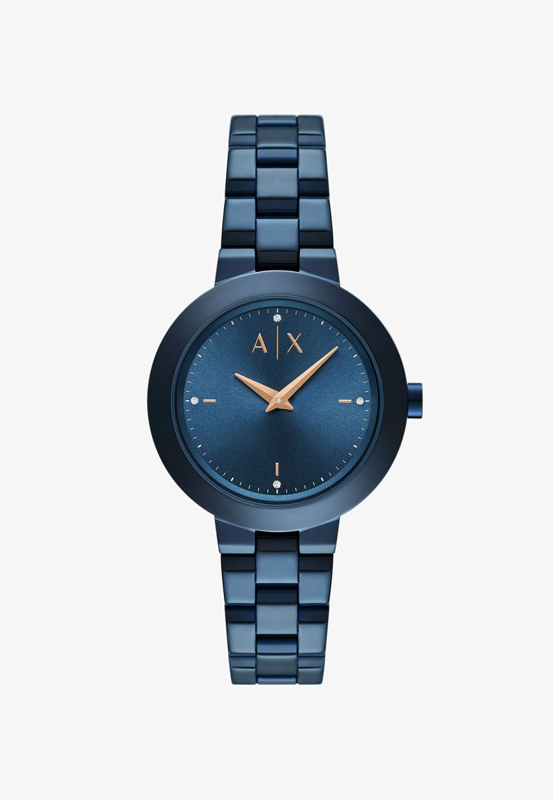 Reloj de acero inoxidable azul con caja redonda, esfera minimalista con manecillas de hora y minuto en dorado, y marcadores con acentos de diamante.