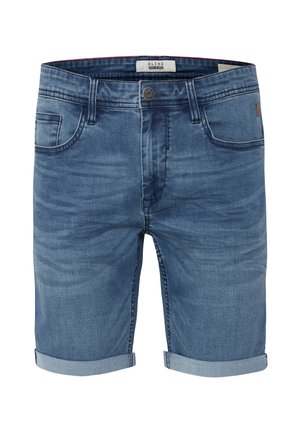 Short en jean bleu avec braguette à boutons, poches avant, passants de ceinture et revers aux jambes, sur fond blanc.