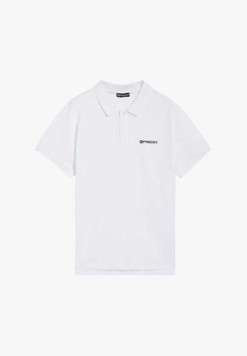 Maglietta polo bianca in cotone, con colletto classico, maniche corte e un discreto logo nero "FREDDY" sulla parte sinistra del petto.