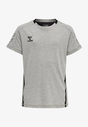 Grå kortærmet t-shirt med sorte detaljer og et diskret logo på brystet. Lavet af blødt materiale med rund halsudskæring og sideslidser.