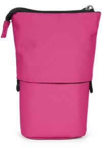 Sacchetto di stoffa rosa con chiusura a zip e un accento nero nella parte superiore. Presenta una forma cilindrica e un materiale testurizzato.