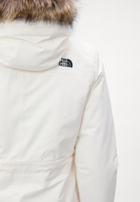 The North Face ZANECK PARKA - Párka - white dune