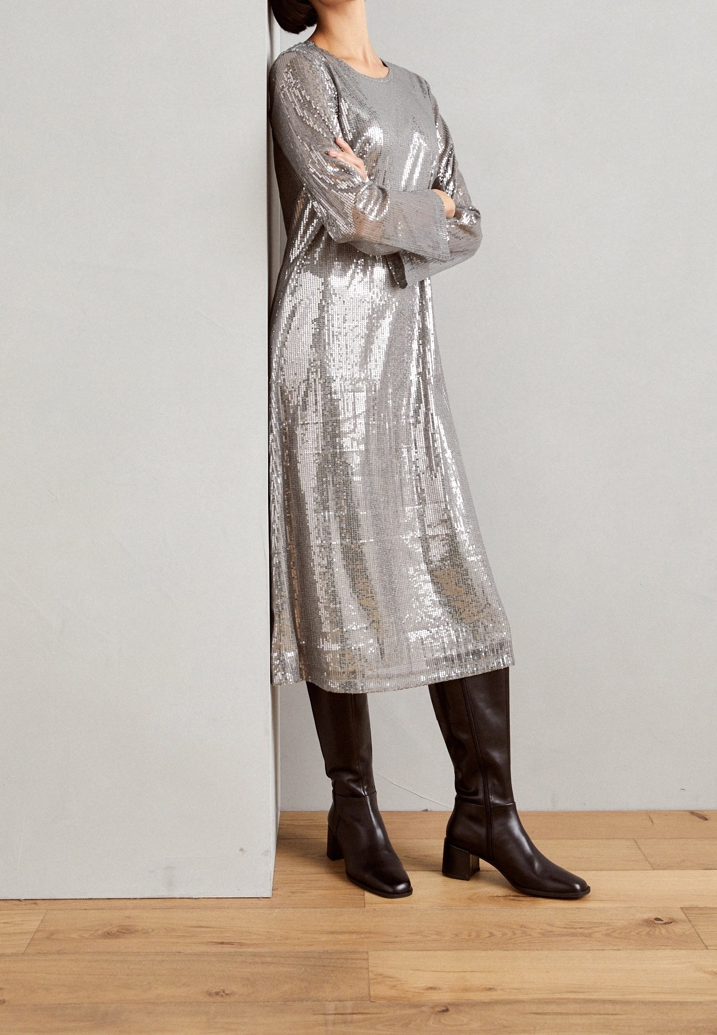 knee length silver sequin dress Michael Kors Bateau Neckline Knee-Length Dress in Silver Sequin Silvery  Metallic ref.2687497