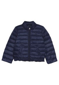 Marinblå pufferjacka med dragkedja fram, ståkrage och elastisk nederkant. Har horisontell quiltad mönster och sidofickor.