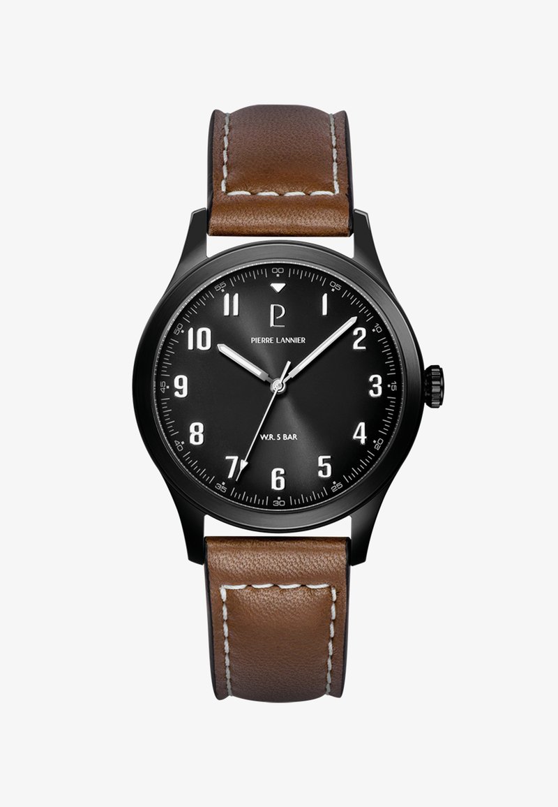 Montre-bracelet ronde noire avec chiffres blancs, aiguilles argentées indiquant 10:10:36, et bracelet en cuir marron cousu.