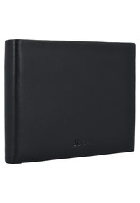 Portafoglio in pelle nera con una texture liscia, forma rettangolare e logo impresso sulla parte anteriore. Presenta un design semplice ed elegante.