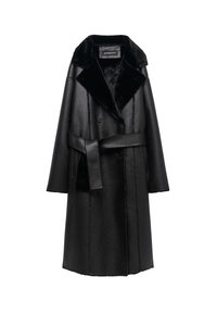 Zwarte faux leren jas met een luxe, zwarte bontkraag en bijpassende riem. Heeft een dubbelzijdig design en brede mouwen.