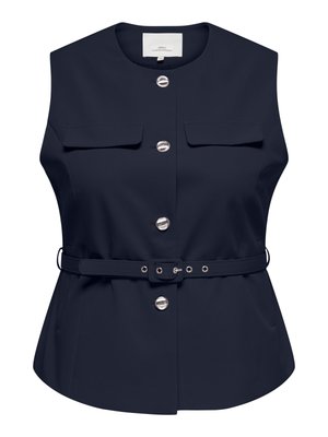 Gilet sans manches bleu marine avec col rond, quatre boutons argentés sur le devant, deux poches poitrine à rabat et ceinture assortie à la taille.