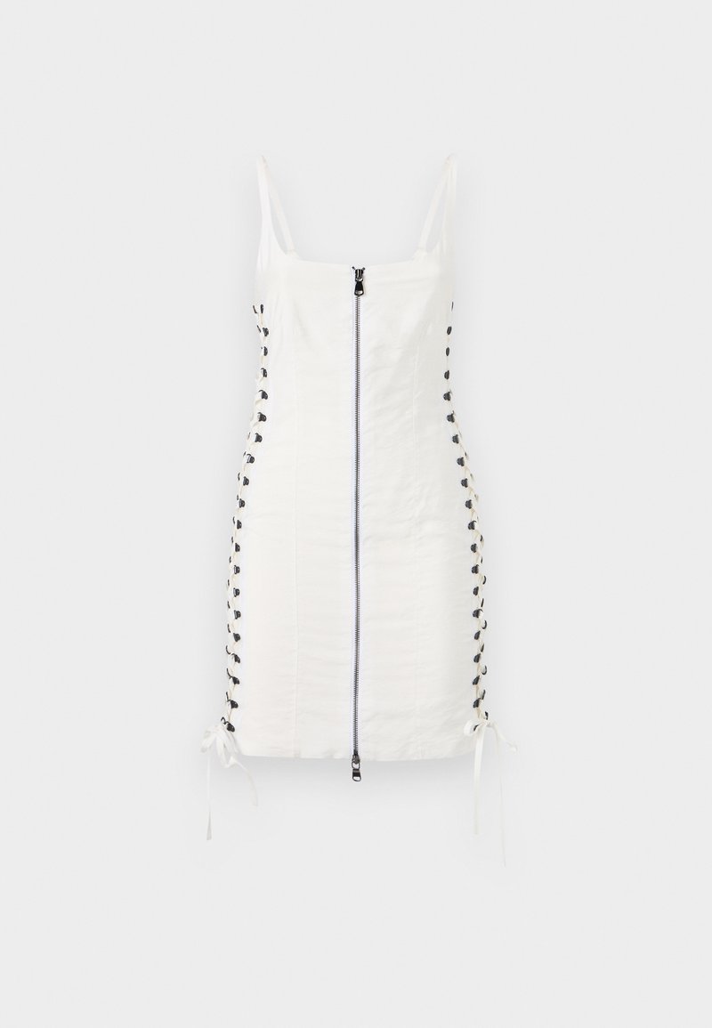 Hvid tætsiddende kjole med lynlås foran og snøredetaljer i siden. Har justerbare bånd i kanten og tynde stropper. Glat stoffejagt.