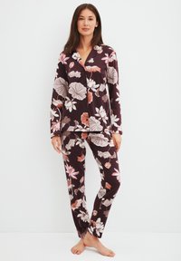 Unselected, black/cherry