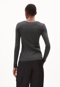 ARMEDANGELS ENRICCAA SOFT - Langarmshirt - graphite
