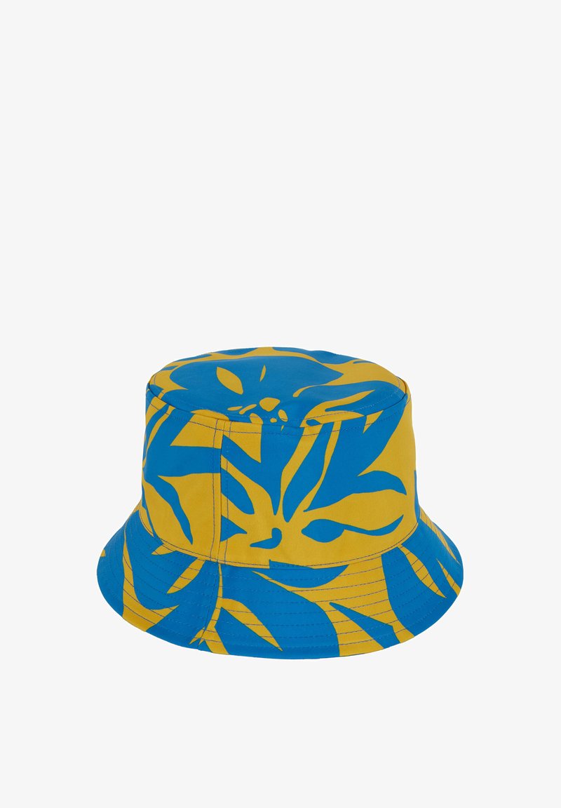 Cappello a secchiello blu e giallo con un motivo di foglie tropicali, realizzato in tessuto leggero con una texture morbida e una larga visiera piatta.