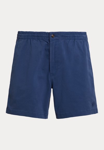 Shorts de bain bleu marine avec une ceinture élastique, une fermeture à bouton et des poches latérales. Fabriqués en tissu léger avec une texture lisse.