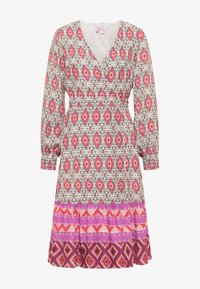 Kijelölve, lila mehrfarbig/pink