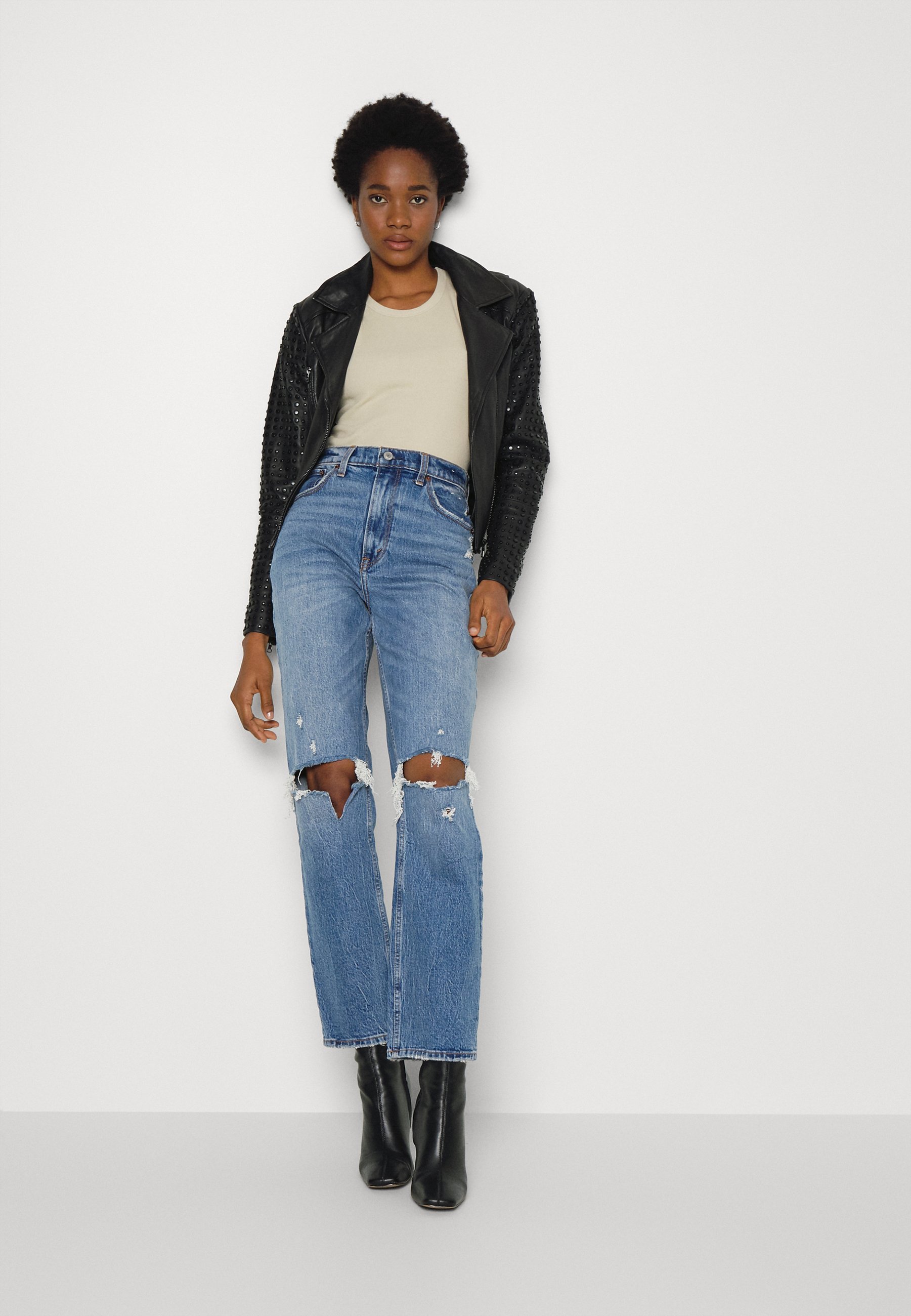 Abercrombie \u0026 Fitch KNEE BLOWOUT LOVE 