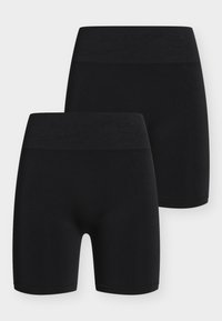 Δύο μαύρα αδιάκοπα σορτς με ψηλή μέση, το ένα με μακρύτερο μήκος ποδιού και το άλλο με πιο κοντό, εμφανίζονται σε λευκό φόντο.