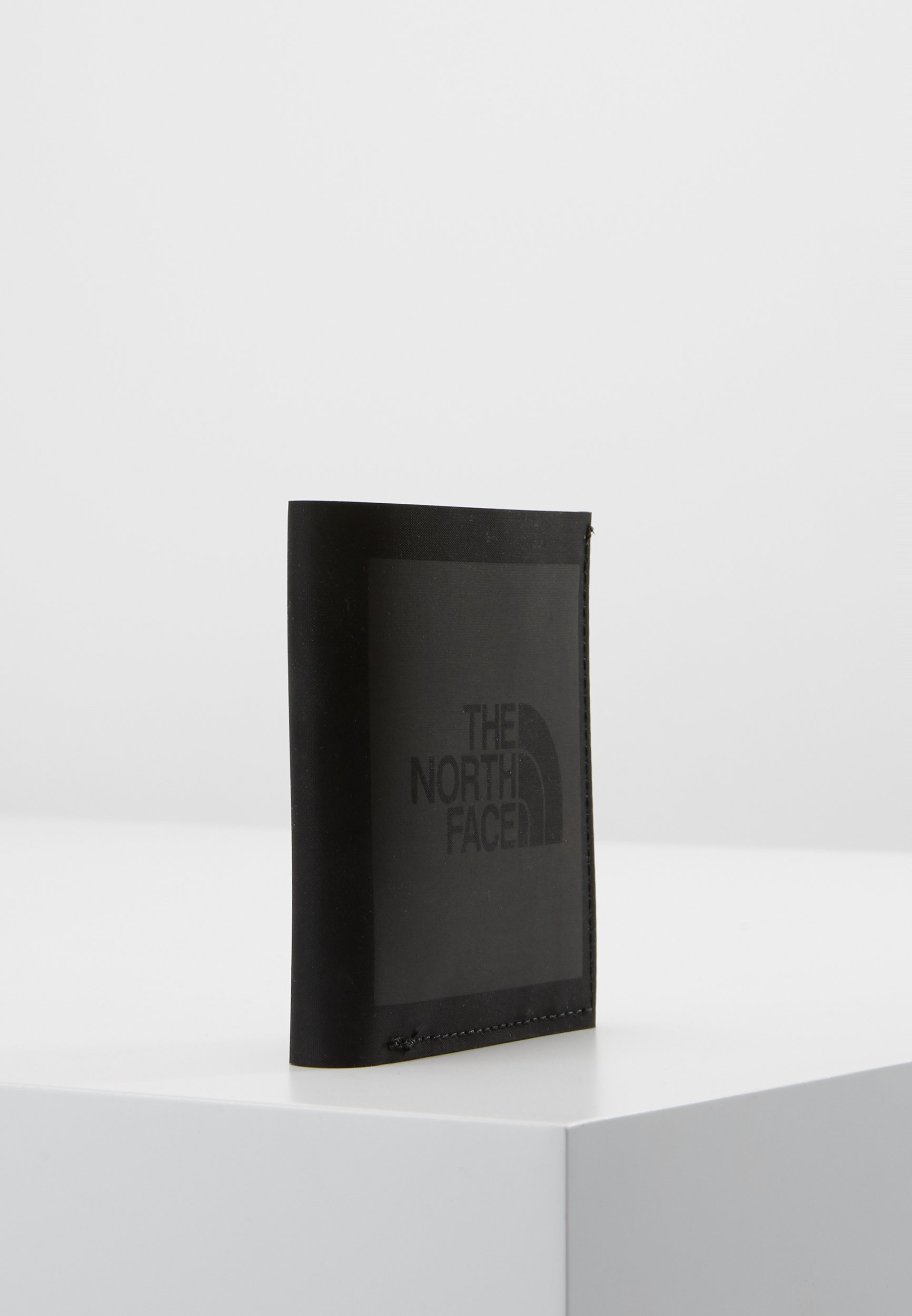 the north face stratoliner wallet
