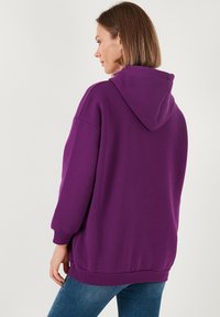 LELA Felpa con cappuccio - purple